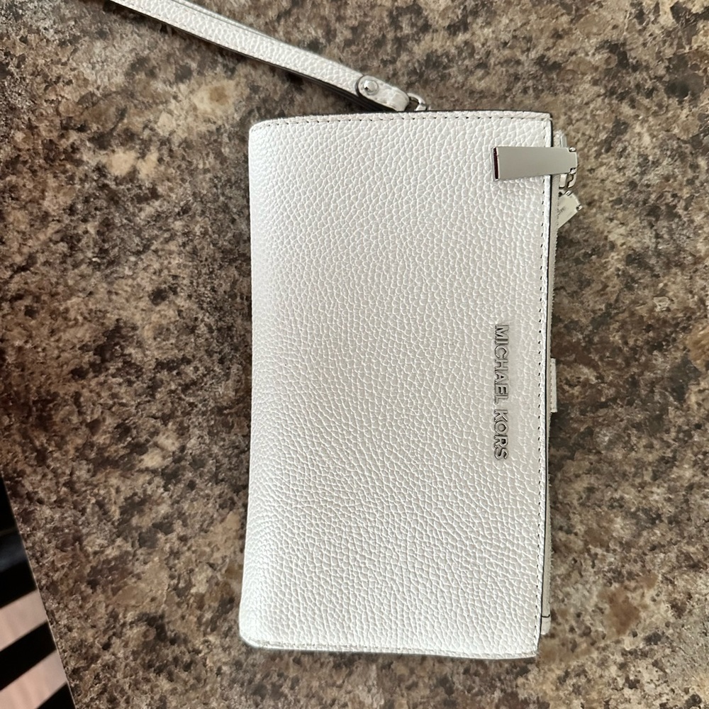 Michael Kors Wristlet Wallet